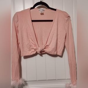 Baby pink cropped sleeve top w/ fluffy cuffs
